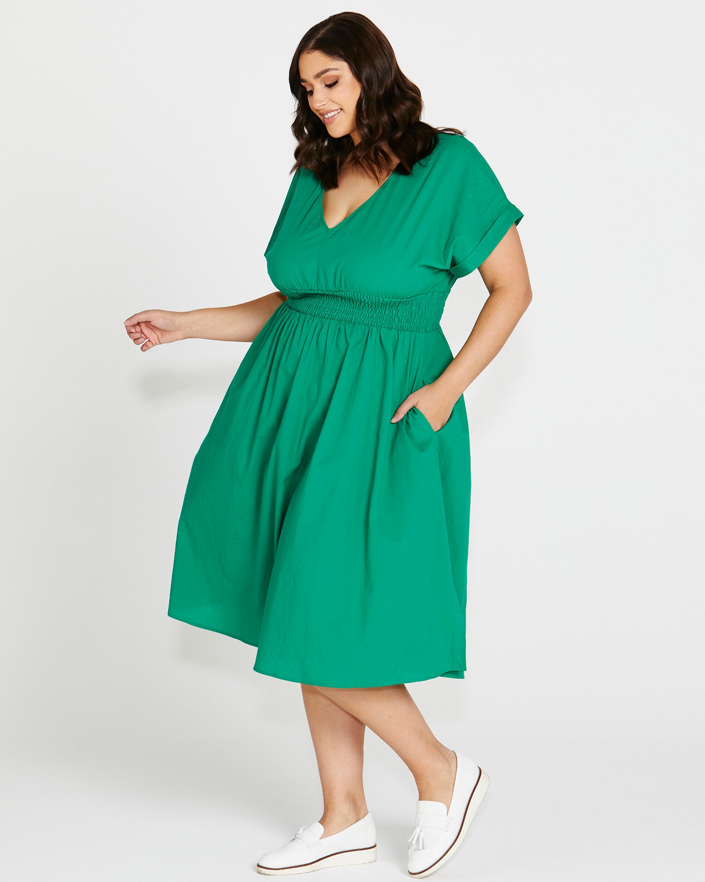 Carrie V-Neck Short Sleeve Shirred Waist Cotton Midi Dress - Holly Green