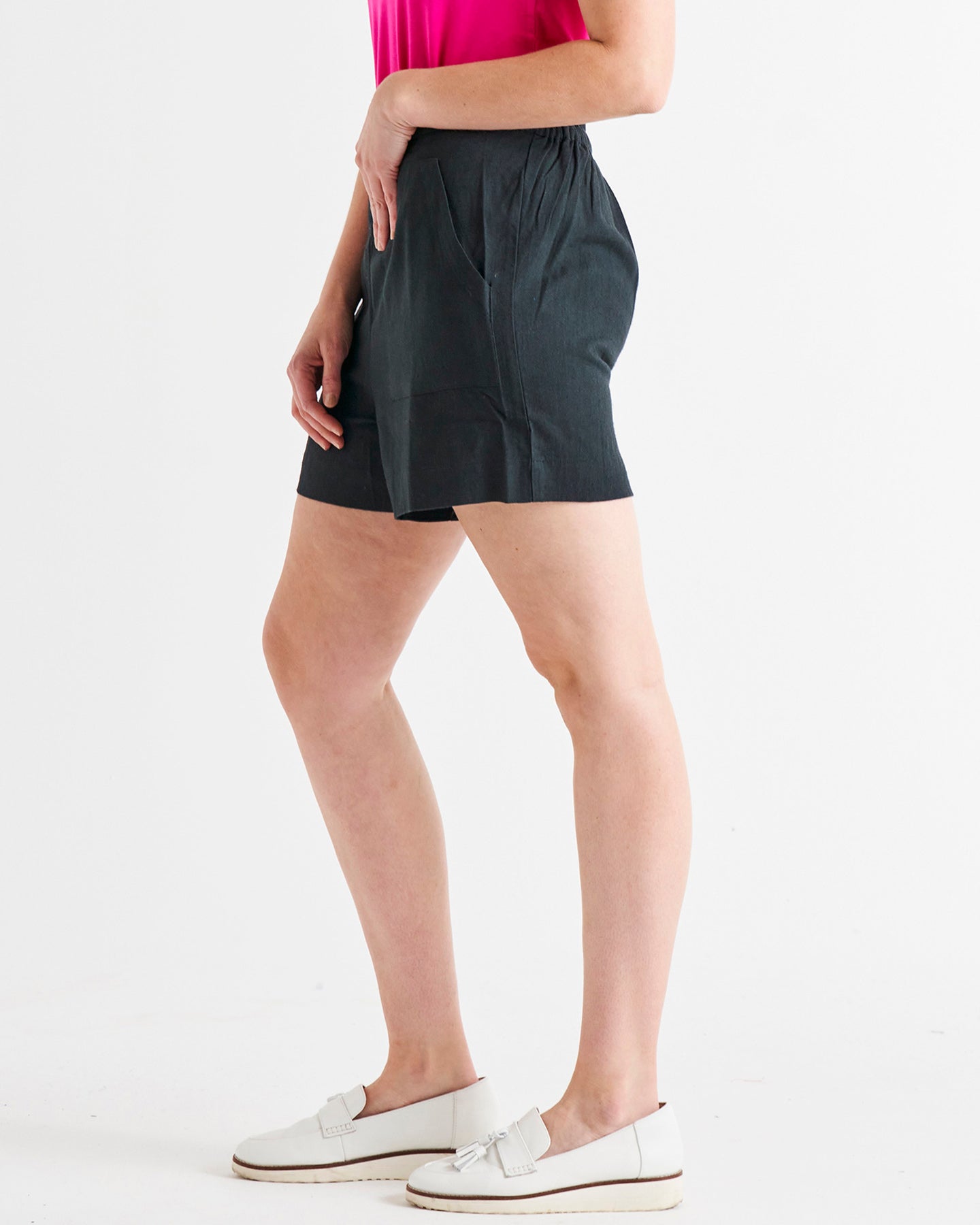 Peyton High-Waist Elastic Back Relaxed Linen-Blend Shorts - Coal