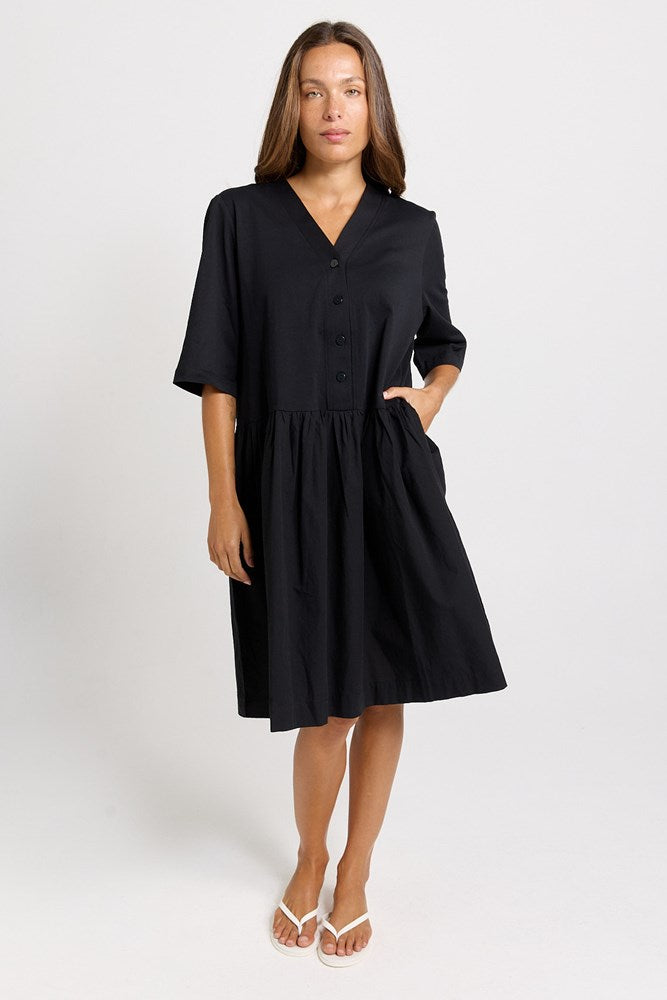 Jax Jersey Dress - Black | Betty Basics