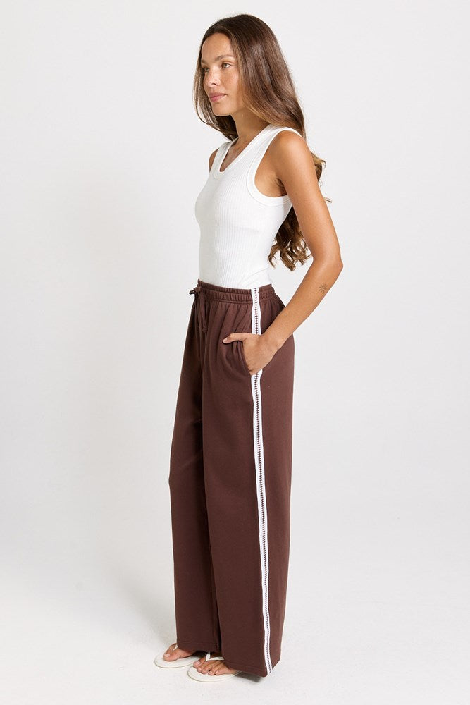 Nikki Relax Cotton Jogger - Chocolate | Betty Basics