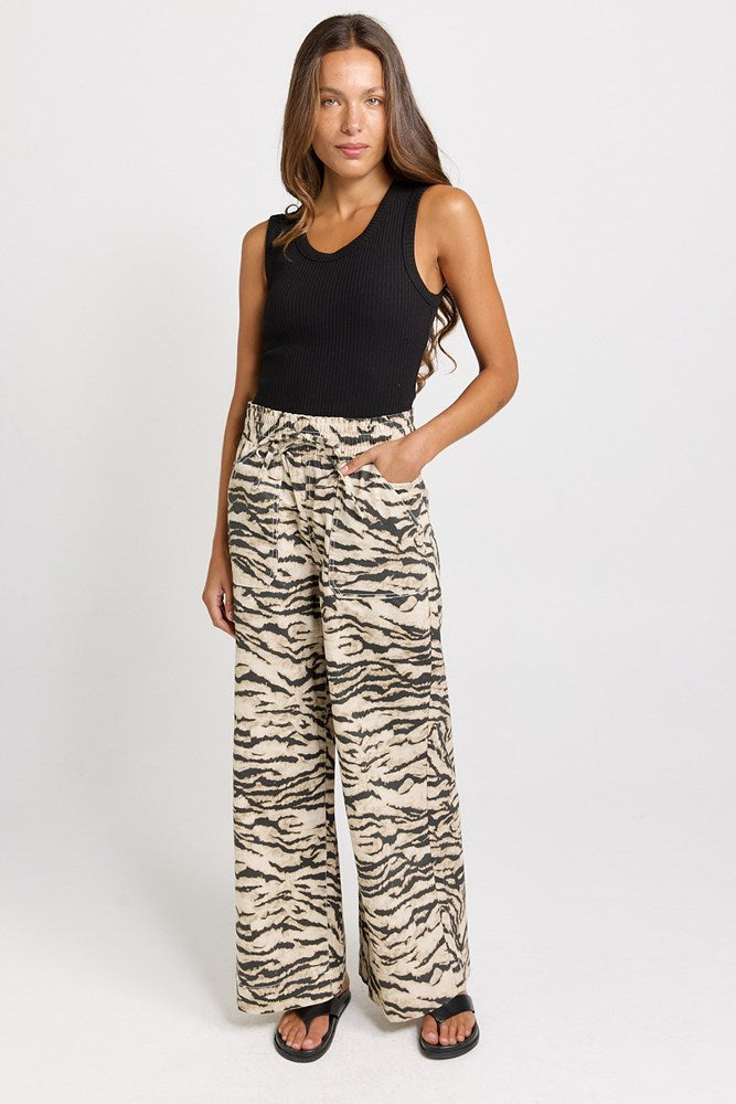 Saffra Relax Leg Jean - Animal | Betty Basics