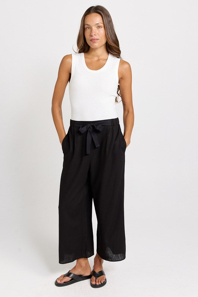 Bella Crop Pants - Black | Betty Basics
