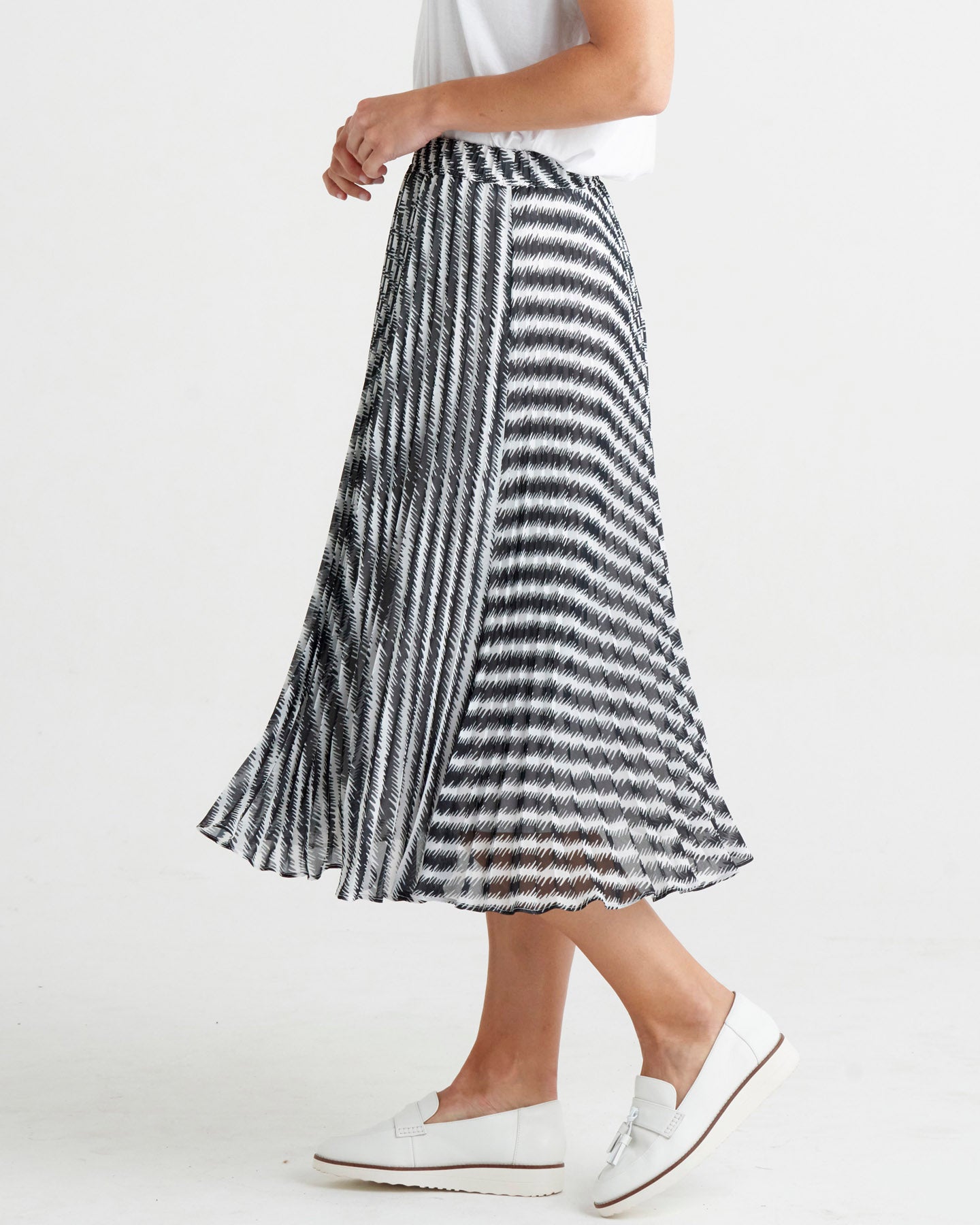 Chanel Pleated Skirt - Black Abstract