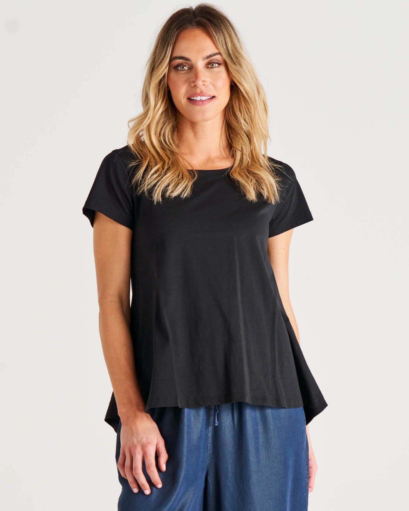 Tegan Relaxed Fit Swing Basic Cotton Tee - Black