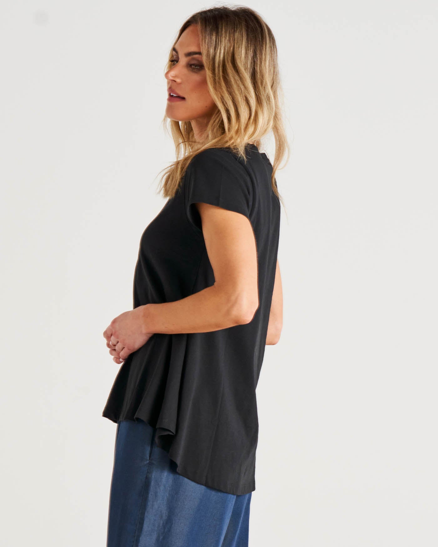 Tegan Relaxed Fit Swing Basic Cotton Tee - Black