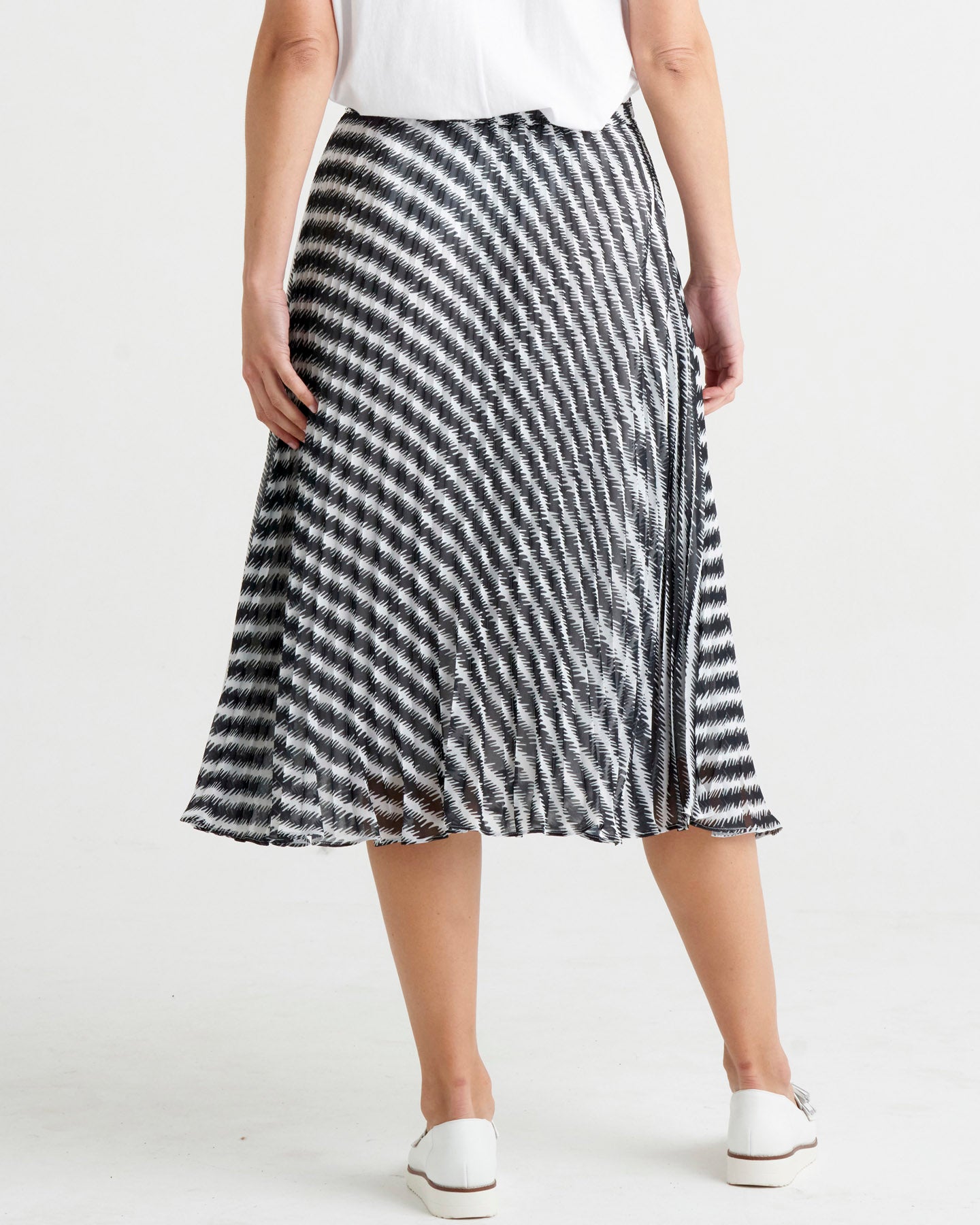 Chanel Pleated Skirt - Black Abstract